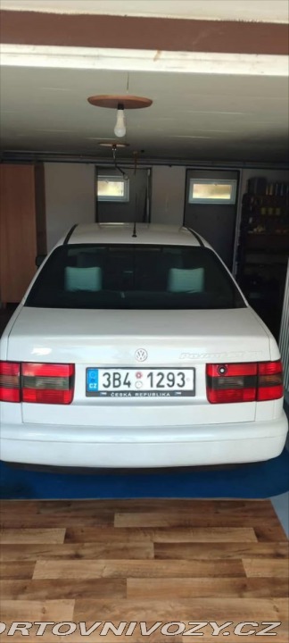 Volkswagen Ostatní modely Passat 1,9 TDI 66kw 1995