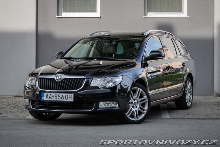 Škoda Superb Combi 2011