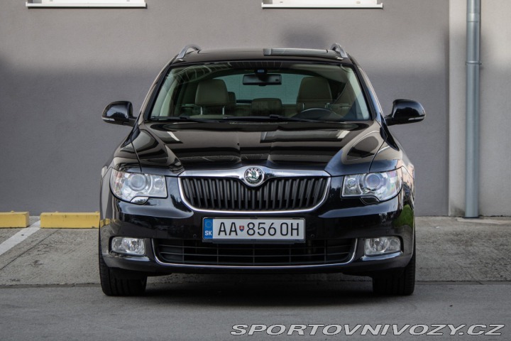 Škoda Superb Combi 2011