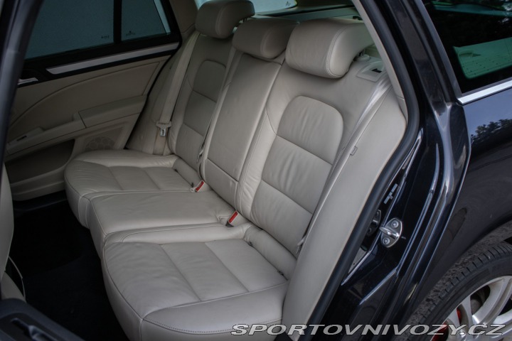 Škoda Superb Combi 2011