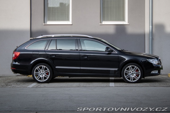 Škoda Superb Combi 2011