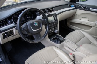 Škoda Superb Combi 2011