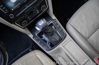 Škoda Superb Combi 2011