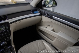 Škoda Superb Combi 2011