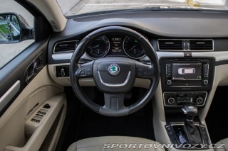 Škoda Superb Combi 2011