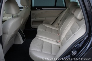 Škoda Superb Combi 2011