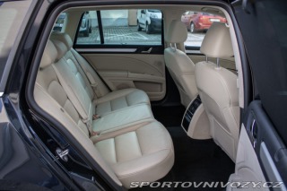 Škoda Superb Combi 2011