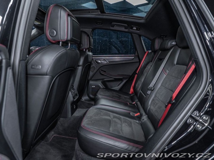 Porsche Macan GTS 2024