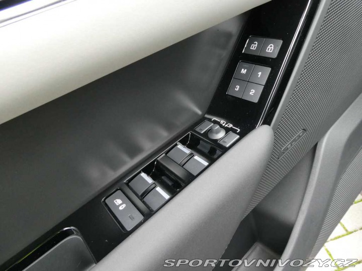 Ostatní značky Ostatní modely Land Rover Range Rover Velar 2,0 S P400e 4x4 aut. 2026