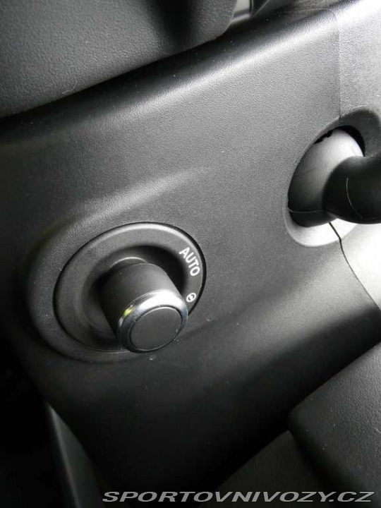 Ostatní značky Ostatní modely Land Rover Range Rover Velar 2,0 S P400e 4x4 aut. 2026