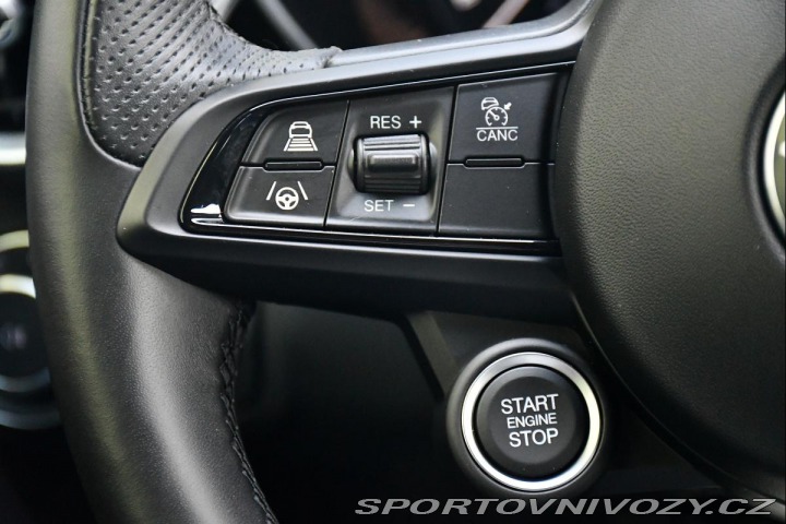 Alfa Romeo Giulia 2.0TURBO 16V 206kW AT8-Q4 2024