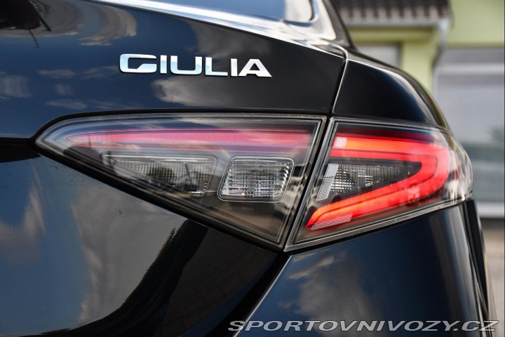 Alfa Romeo Giulia 2.0TURBO 16V 206kW AT8-Q4 2024