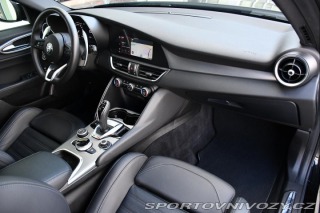 Alfa Romeo Giulia 2.0TURBO 16V 206kW AT8-Q4 2024