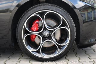 Alfa Romeo Giulia 2.0TURBO 16V 206kW AT8-Q4 2024