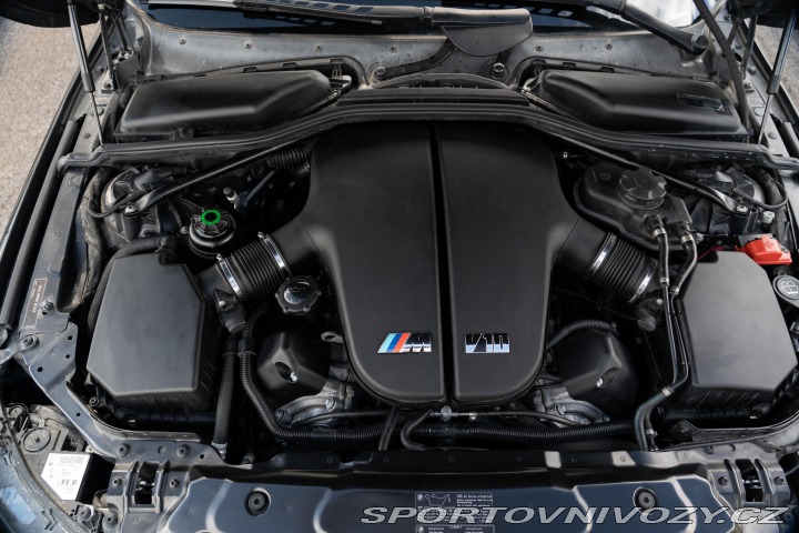 BMW M5 E60 M5 v10 manuál 2008