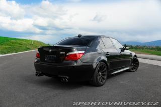 BMW M5 E60 M5 v10 manuál 2008