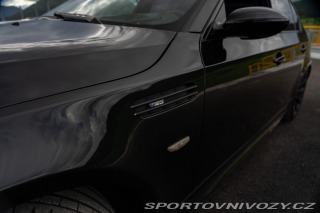 BMW M5 E60 M5 v10 manuál 2008