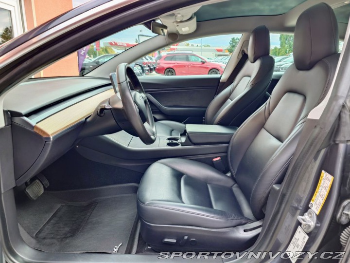 Tesla Model 3 L. Range D. Motor 366 kW 2020