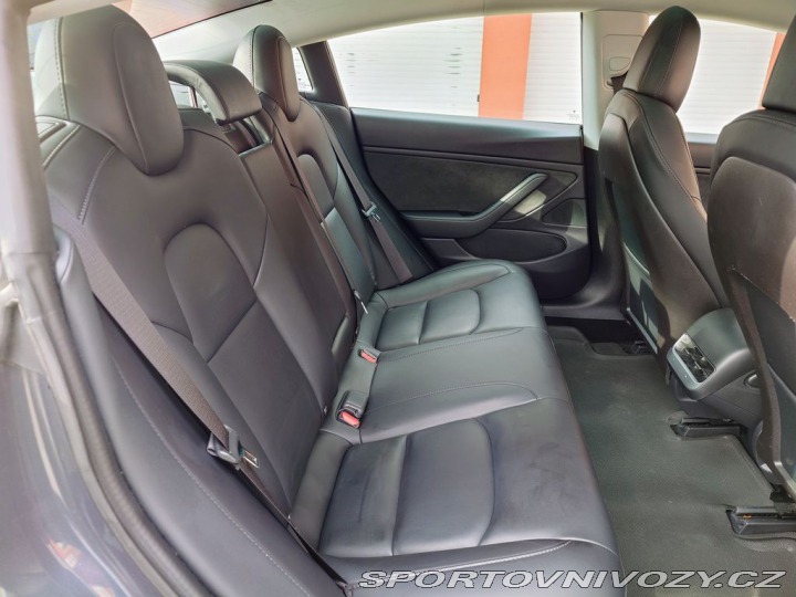Tesla Model 3 L. Range D. Motor 366 kW 2020