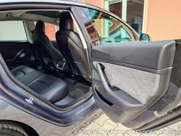 Tesla Model 3 L. Range D. Motor 366 kW 2020