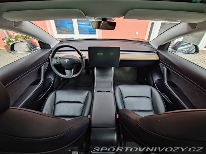 Tesla Model 3 L. Range D. Motor 366 kW 2020