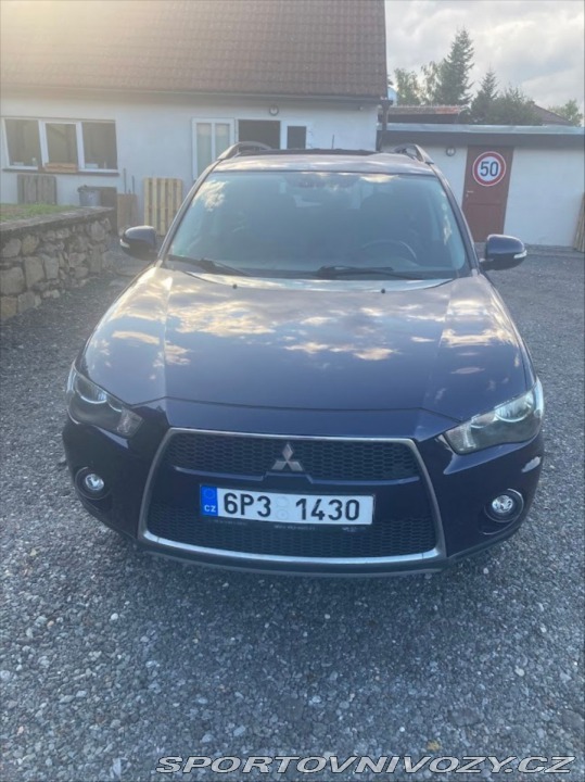Mitsubishi Ostatní modely Outlander 2,2   Di-D 4x4 2010