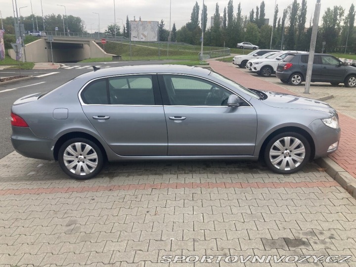 Škoda Superb 2,2 2 2010