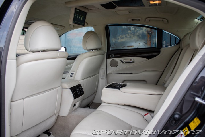 Lexus Ostatní modely LS 460 AWD, 270kW, A8 / AJ 2010