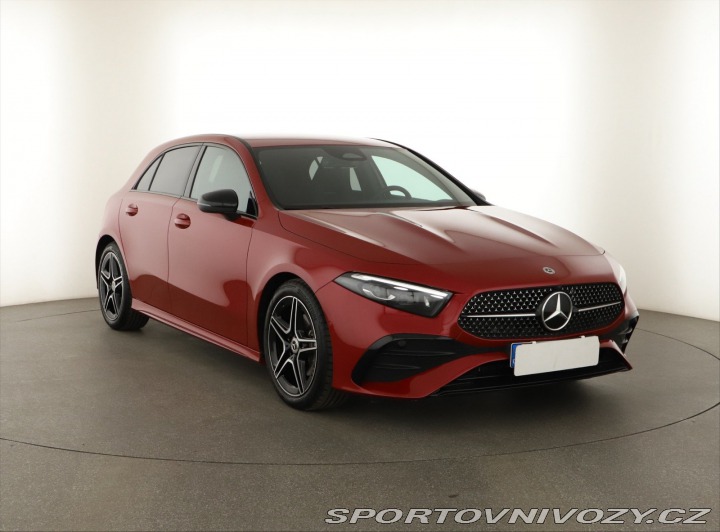 Mercedes-Benz A AMG Line A 180 2025