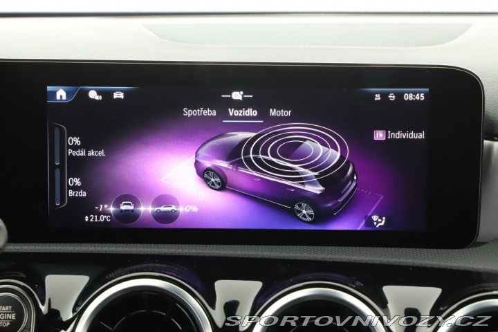 Mercedes-Benz A AMG Line A 180 2025