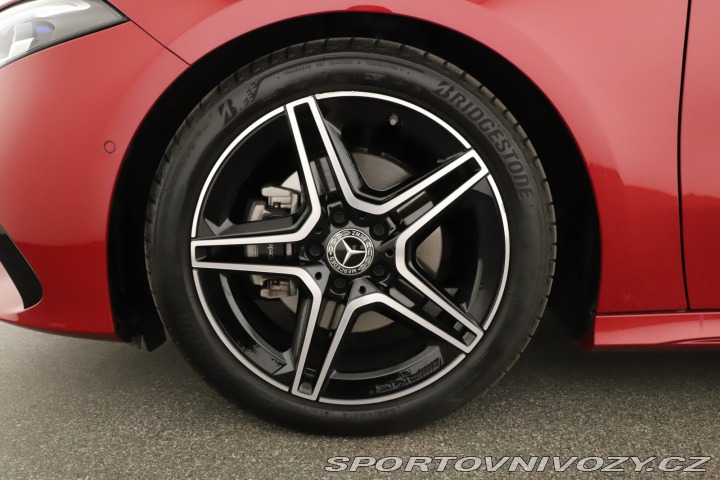 Mercedes-Benz A AMG Line A 180 2025