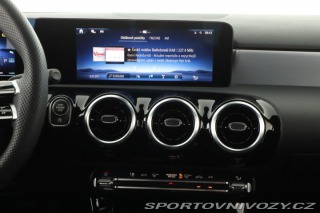 Mercedes-Benz A AMG Line A 180 2025