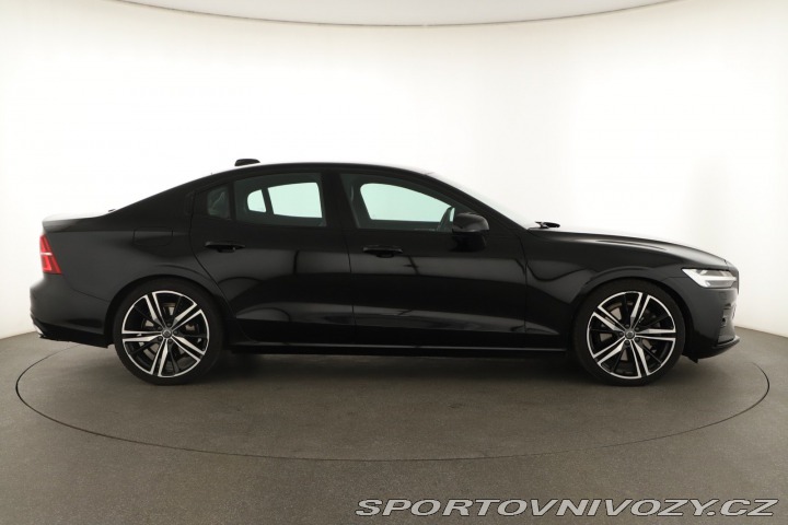 Volvo S60 R-Design B5 2022