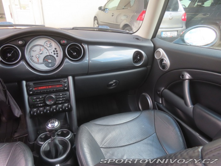 Mini One One 2004