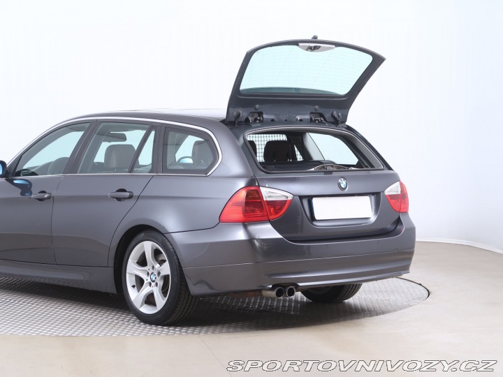 BMW 3 325 i 2005