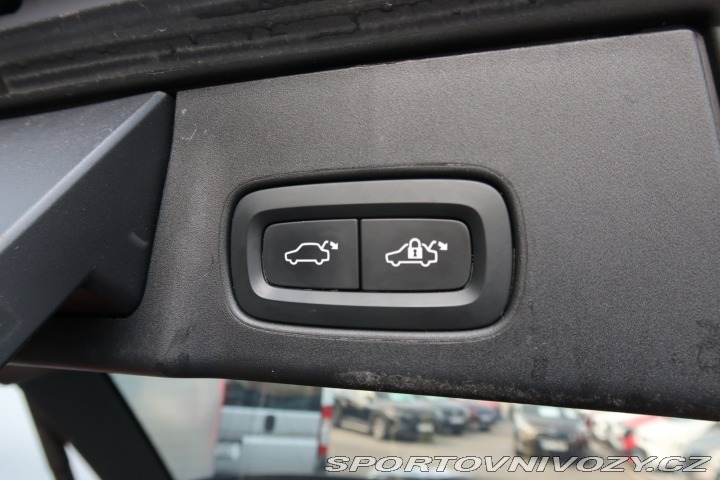 Volvo V90 Momentum T8 Twin Engine A 2019