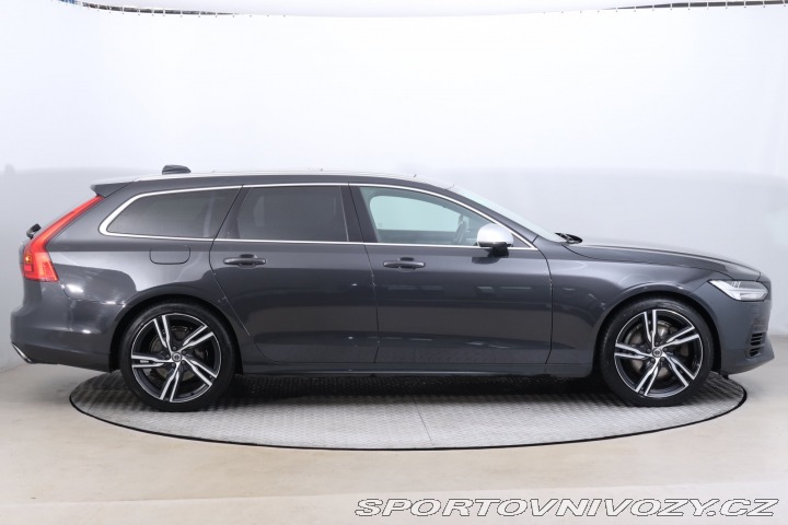 Volvo V90 Momentum T8 Twin Engine A 2019