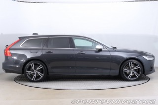 Volvo V90 Momentum T8 Twin Engine A 2019