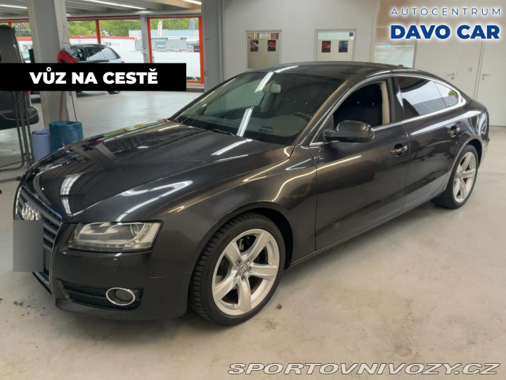 Audi A5 2,0 TFSI 135kw Bi-xenon V 2011