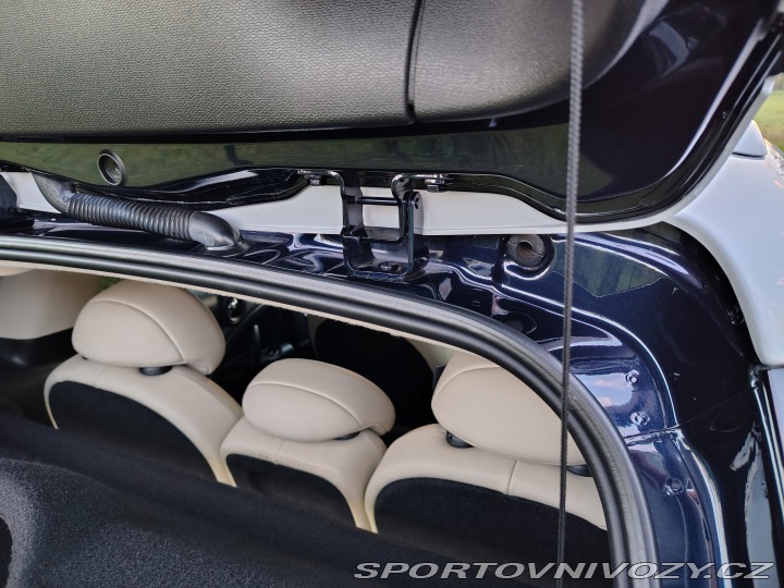 Mini Countryman S ALL4, manuál 2011