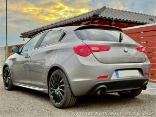 Alfa Romeo Giulietta QV Maserati Limited 2012