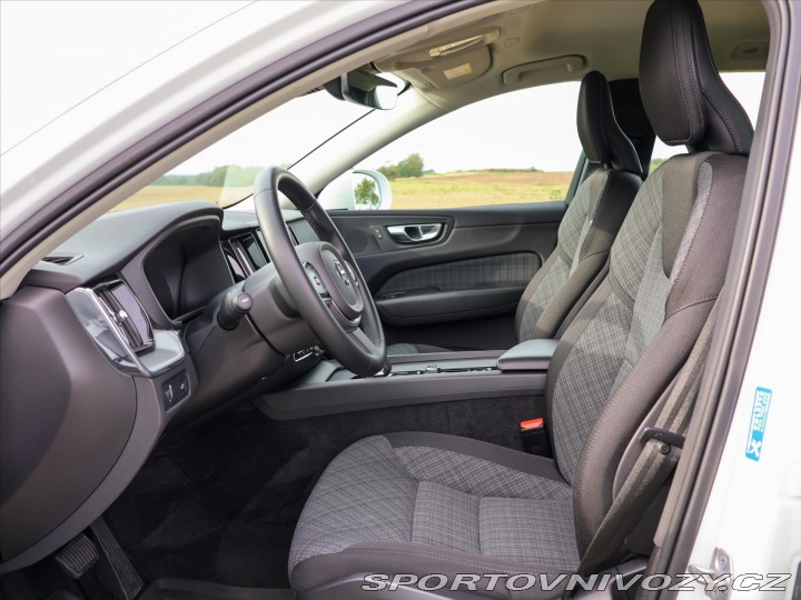 Volvo Ostatní modely XC60 2,0 B5 183kW AWD Summum P 2022