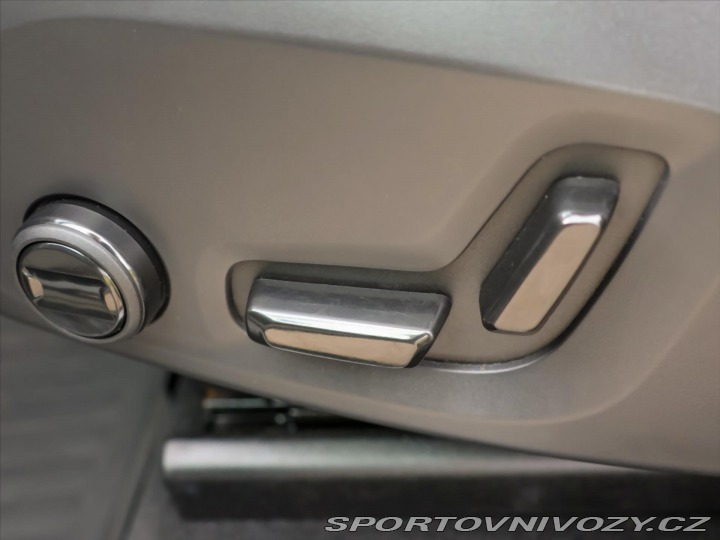 Volvo Ostatní modely XC60 2,0 B5 183kW AWD Summum P 2022