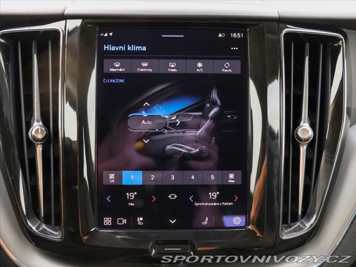 Volvo Ostatní modely XC60 2,0 B5 183kW AWD Summum P 2022