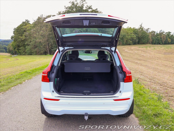 Volvo Ostatní modely XC60 2,0 B5 183kW AWD Summum P 2022