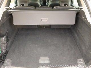 Volvo Ostatní modely XC60 2,0 B5 183kW AWD Summum P 2022