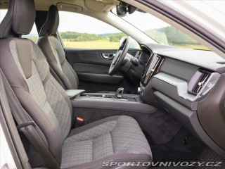 Volvo Ostatní modely XC60 2,0 B5 183kW AWD Summum P 2022