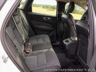Volvo Ostatní modely XC60 2,0 B5 183kW AWD Summum P 2022