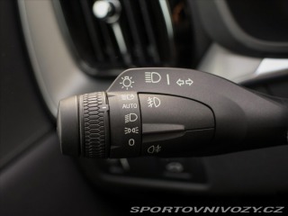 Volvo Ostatní modely XC60 2,0 B5 183kW AWD Summum P 2022