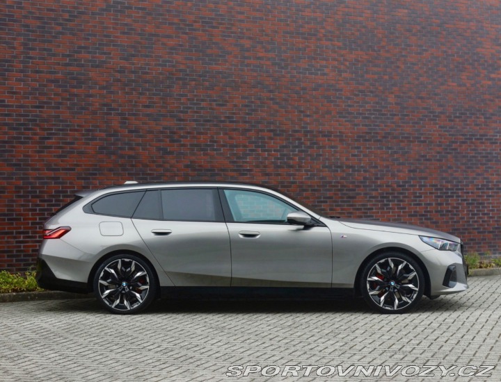 BMW 5 Touring 550e xDrive | M 2025